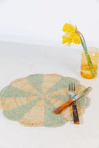 Set de table bleu moulinet, plateau en raphia