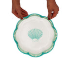 Assiette plate en céramique Balearic Blu blanche avec motif vert et bord peint à la main (lot de 4)