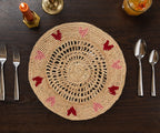 Set de table en raphia tissé à la main avec cœurs rouges et roses – Décoration de table artisanale