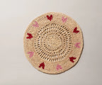 Set de table en raphia tissé à la main avec cœurs rouges et roses – Décoration de table artisanale