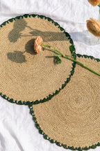 Set de table Aura Green edge, plateau en raphia tissé